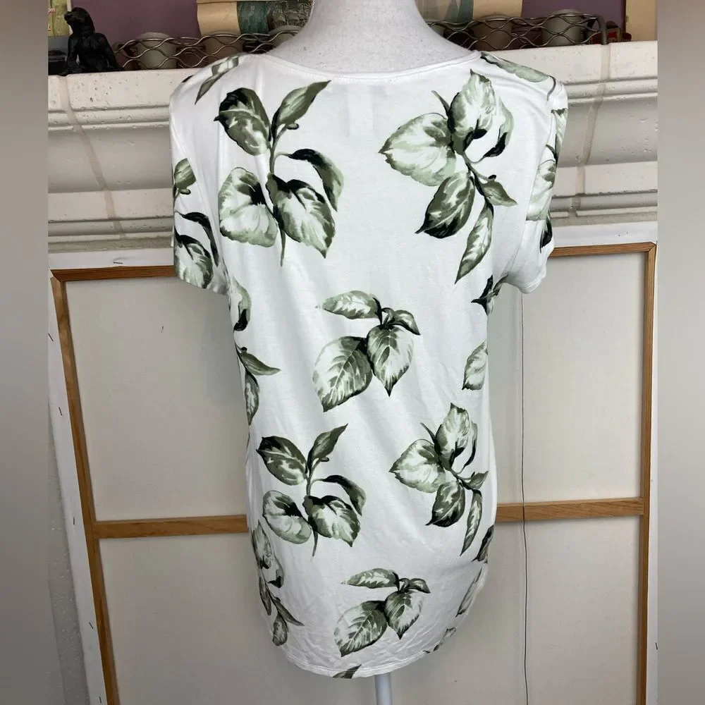 WHBM elegant green leaves on white background top - Picture 2 of 7